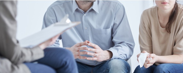Couple in divorce mediation